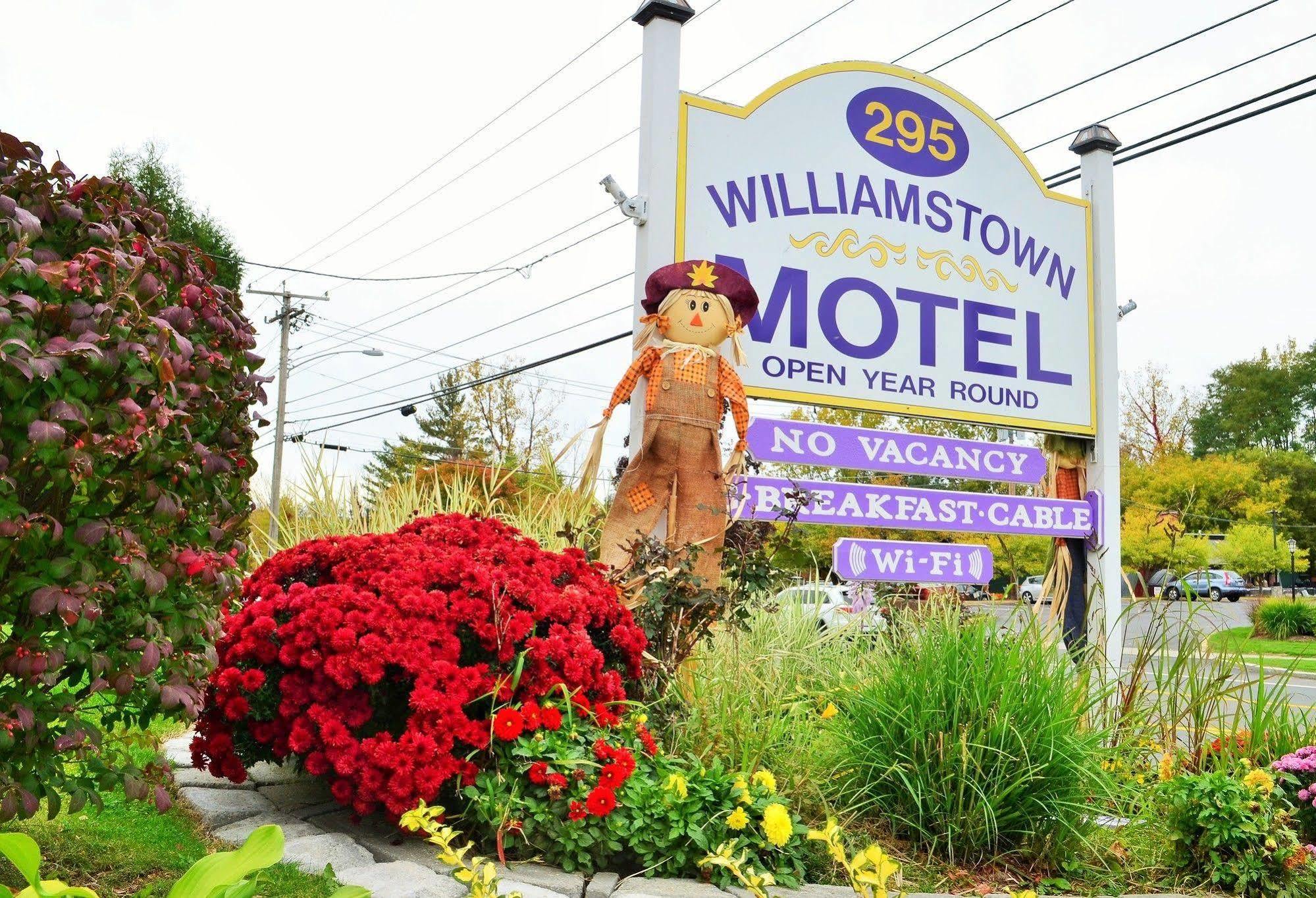 Williamstown Motel Exteriör bild