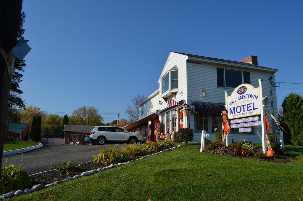Williamstown Motel Exteriör bild
